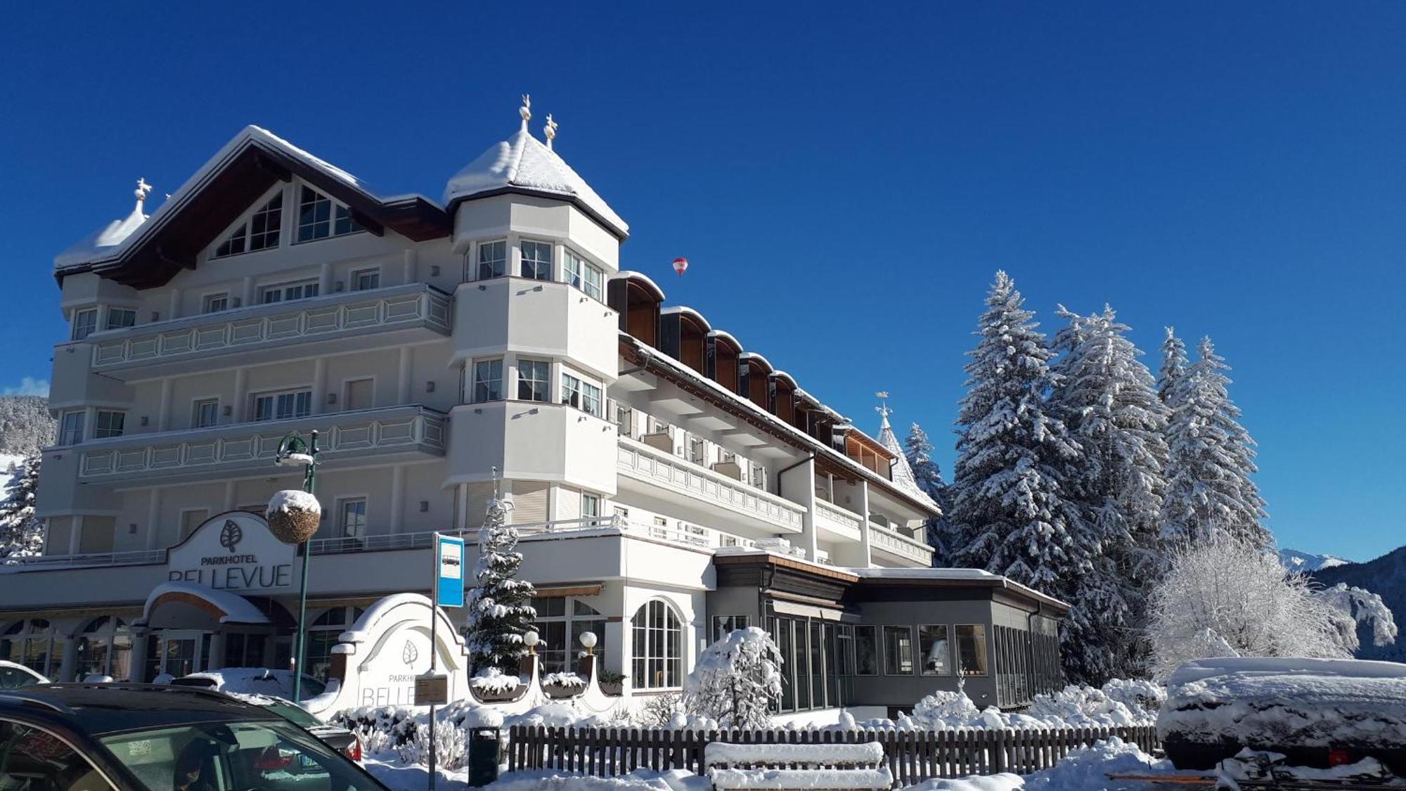 Park Hotel Bellevue Dobbiaco Esterno foto